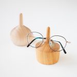 新発売　国産天然木のメガネスタンド